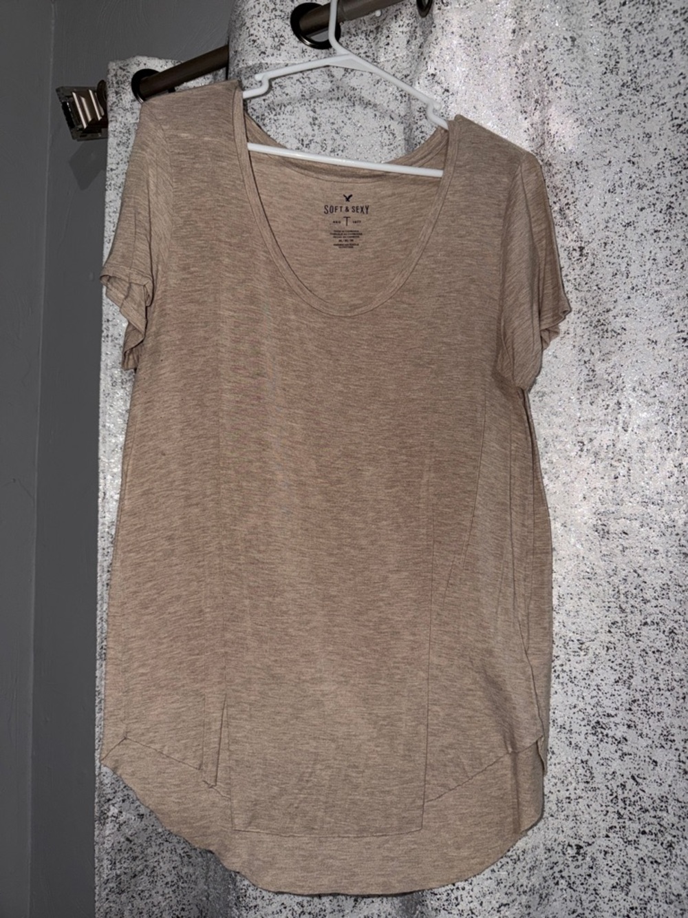American Eagle Outfitters Soft & Sexy Scoop Neck Tee in Taupe